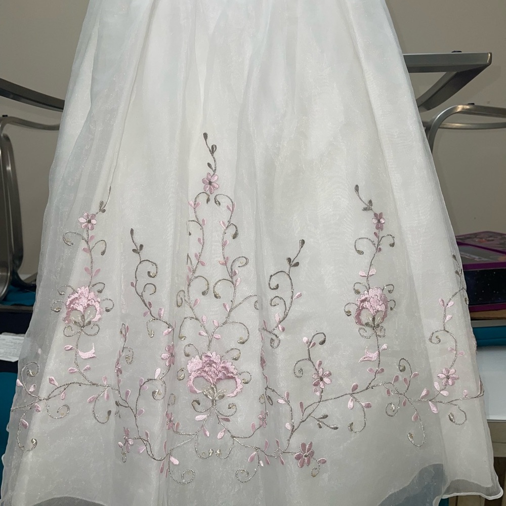 Dress - Picture 3 of 8